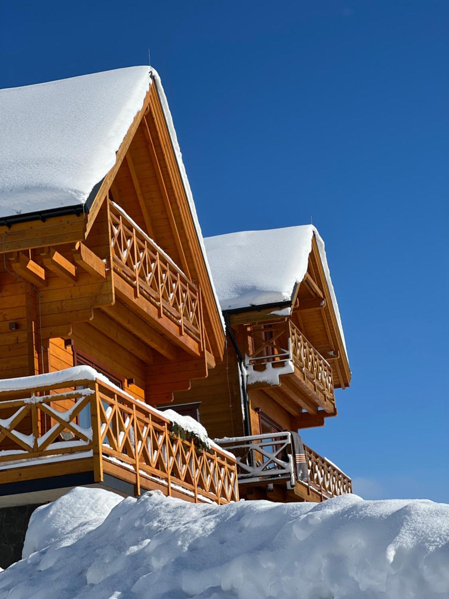 Houten Vakantiewoning "Reisnaarpolen" Royaal Ontbijt, Sauna En Hottub Czarna Góra Exterior foto