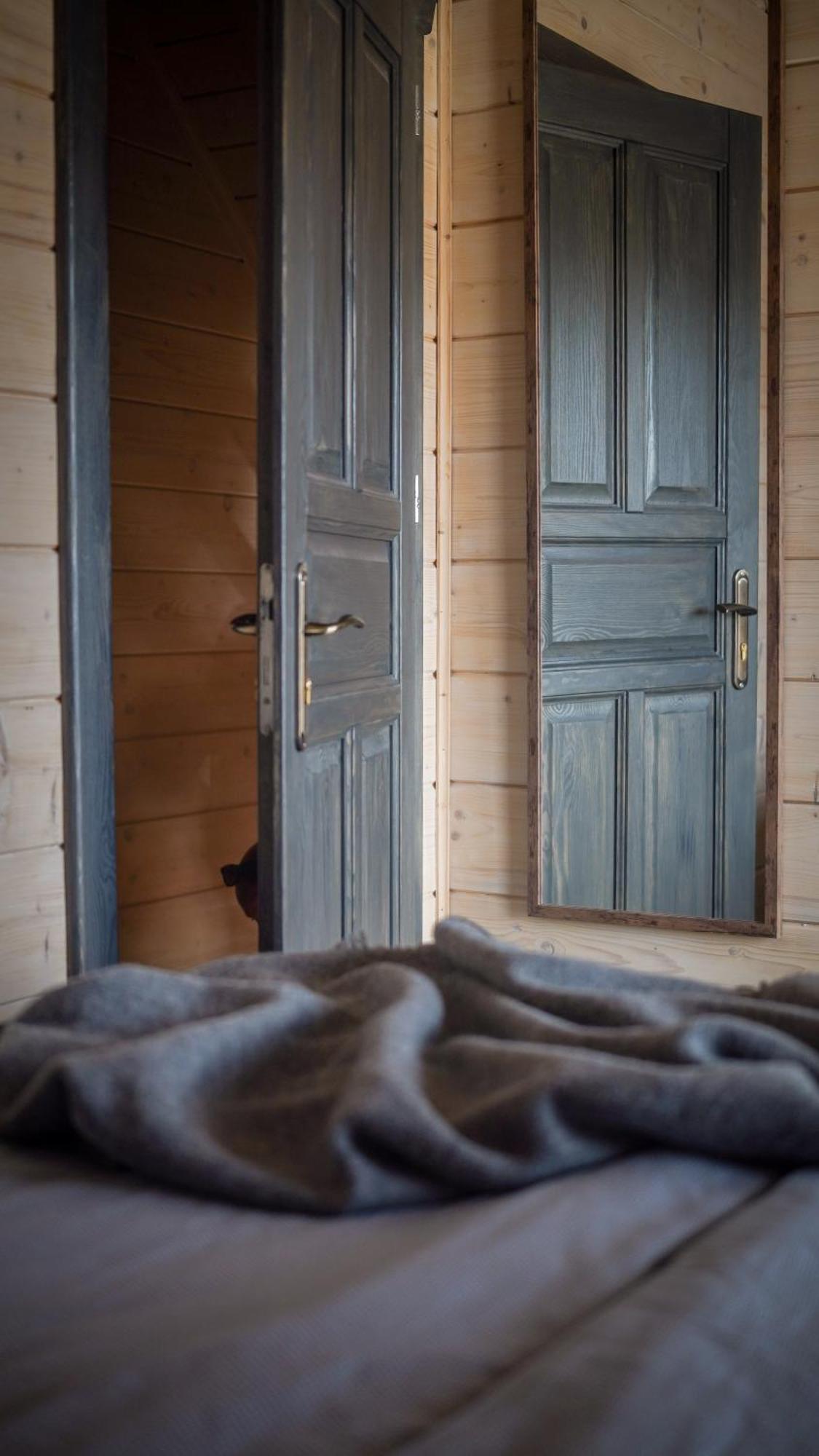 Houten Vakantiewoning "Reisnaarpolen" Royaal Ontbijt, Sauna En Hottub Czarna Góra Exterior foto