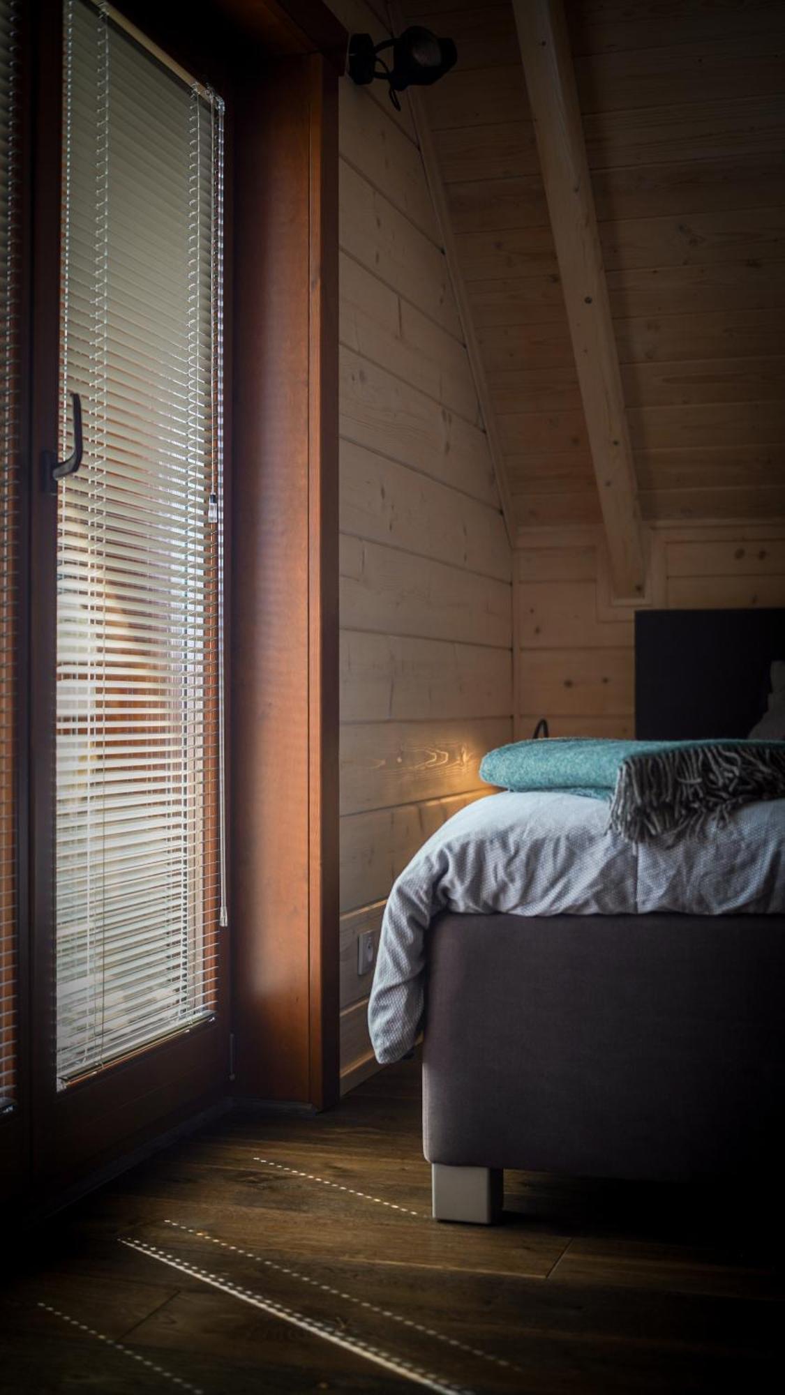 Houten Vakantiewoning "Reisnaarpolen" Royaal Ontbijt, Sauna En Hottub Czarna Góra Exterior foto